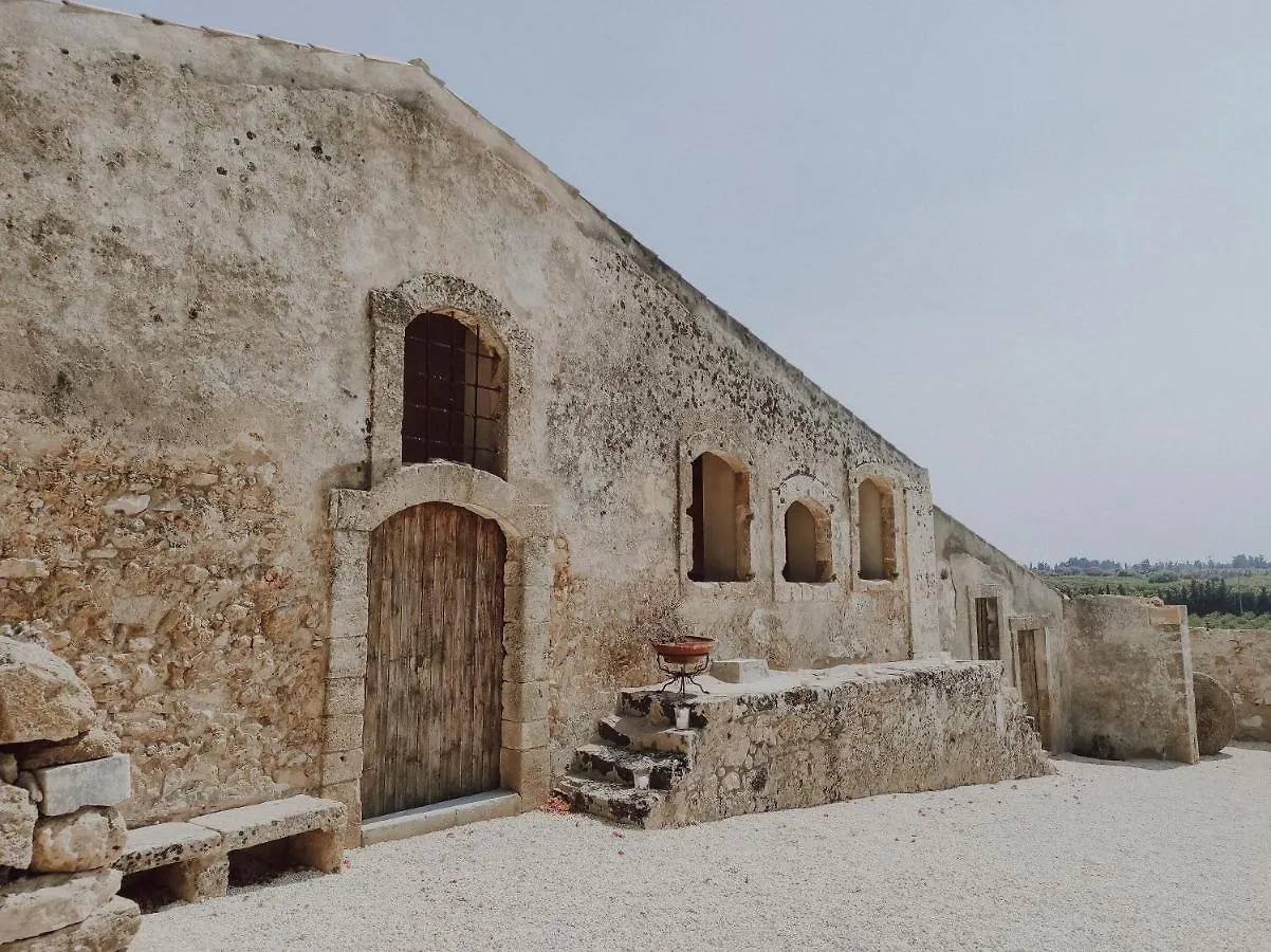 Case Marianeddi Noto Alloggio per agriturismo