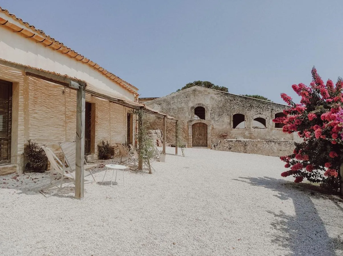 Alloggio per agriturismo Case Marianeddi Noto
